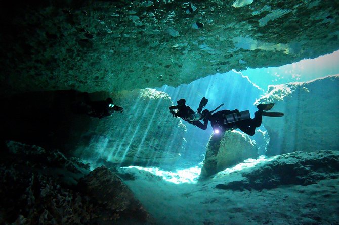 1 day of diving in Cenotes price for 2 certified divers - Why the Four-Person Limit Matters