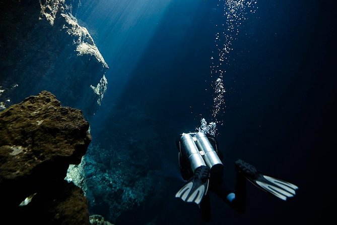 2 cenote divings (including one deep diving) for advanced divers in Tulum - Small groups and the value of direct guidance