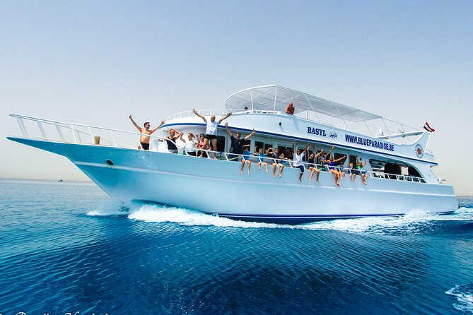 2-Dive adventure-Safe & Top-rated boat for Certified Divers - Two Red Sea sites, one relaxed boat day