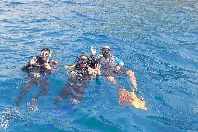 3 Days PADI Open Water Diving Course in Dubai (All inclusive) - Learning scuba skills in an indoor Dubai tank
