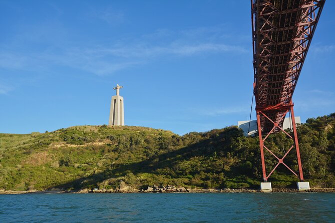 3 Hours Private Tour with Dives in Catamaran in Lisbon - Who should book this catamaran tour
