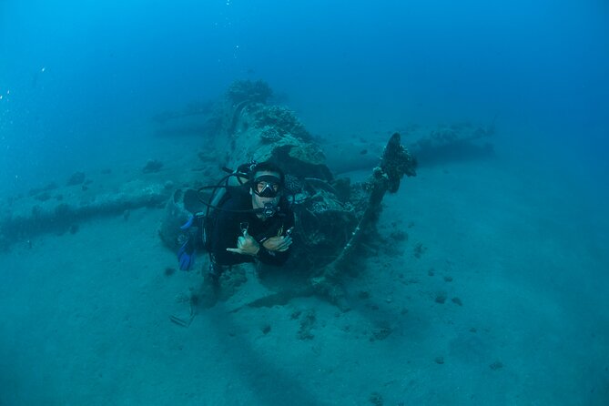 3-Tank Dive Featuring the Molokini Crater - Small groups make a practical difference