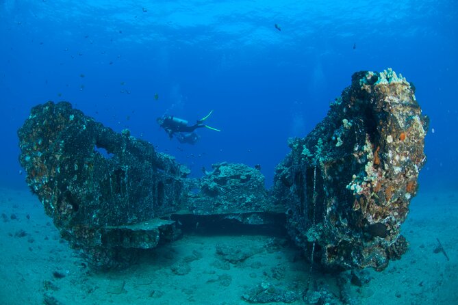 3-Tank Dive Featuring the Molokini Crater - The rules are strict for good reason