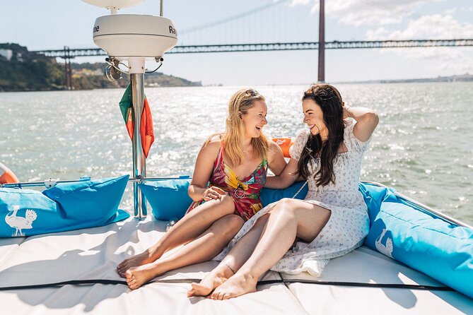 4 Hours Private Tour with Dives in Catamaran in Lisbon - Meeting the boat at Doca de Belém
