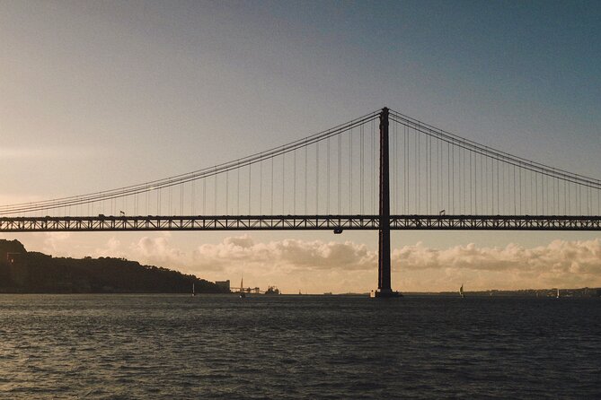 4 Hours Private Tour with Dives in Catamaran in Lisbon - Two hours anchored near Oeiras