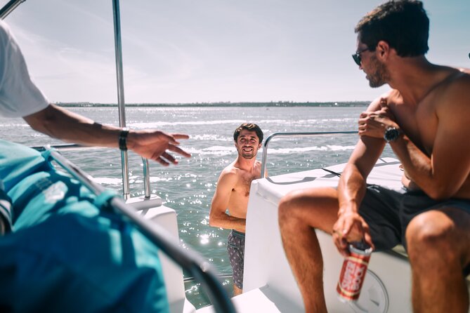 4 Hours Private Tour with Dives in Catamaran in Lisbon - What the crew adds to the experience