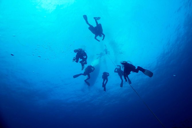 A day at the beach and diving - Lunch and soft drinks make the short schedule easier