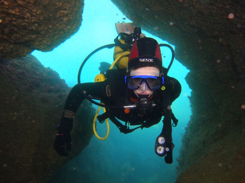 Albufeira: 2 DIVES TRIP (ONLY CERTIFIED DIVERS) - The surface interval and transfer to site two