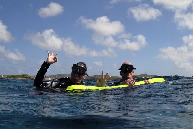 Aruba 2-Tank guided Dive for certified divers / own equipment - The instructors and personal attention