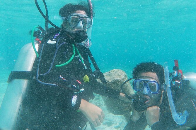 Aruba PADI Scuba Diving Program Non Certified Divers - Mangel Halto Reef and the first open-water outing