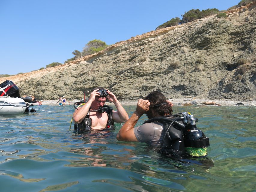 Athens: Private Discover Scuba Diving for Beginners - Eels, octopuses, starfish, and small Mediterranean fish