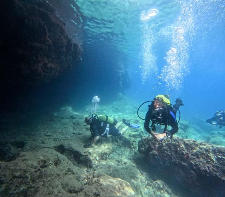 Athens: Single or Double Scuba diving for certified divers - Choosing one session or two at 12:00 and 12:05