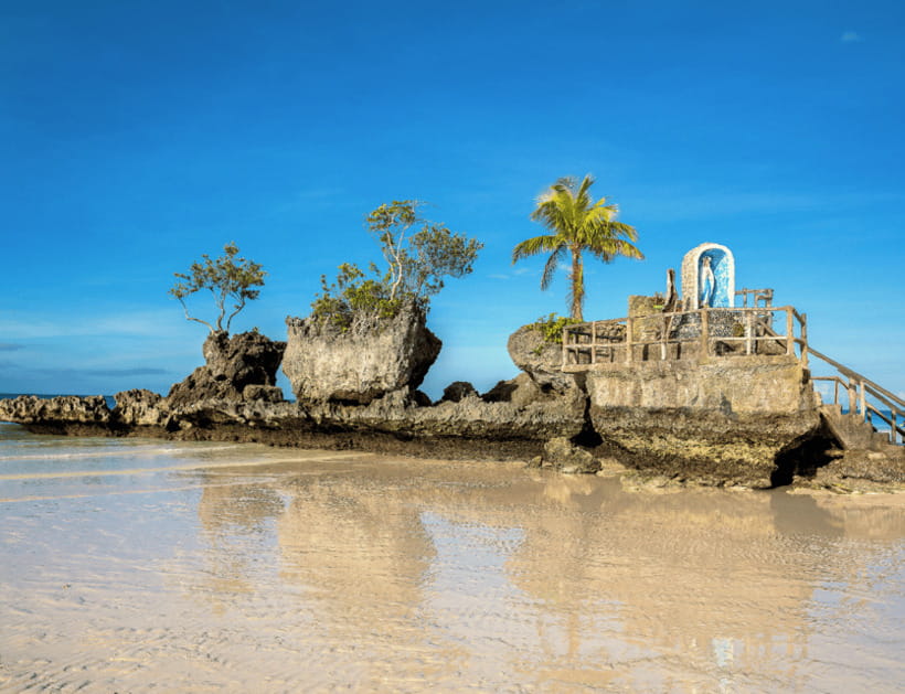 Boracay: Island Hopping with Lunch, Helmet Diving & ATV - Starting at Astoria Boracay