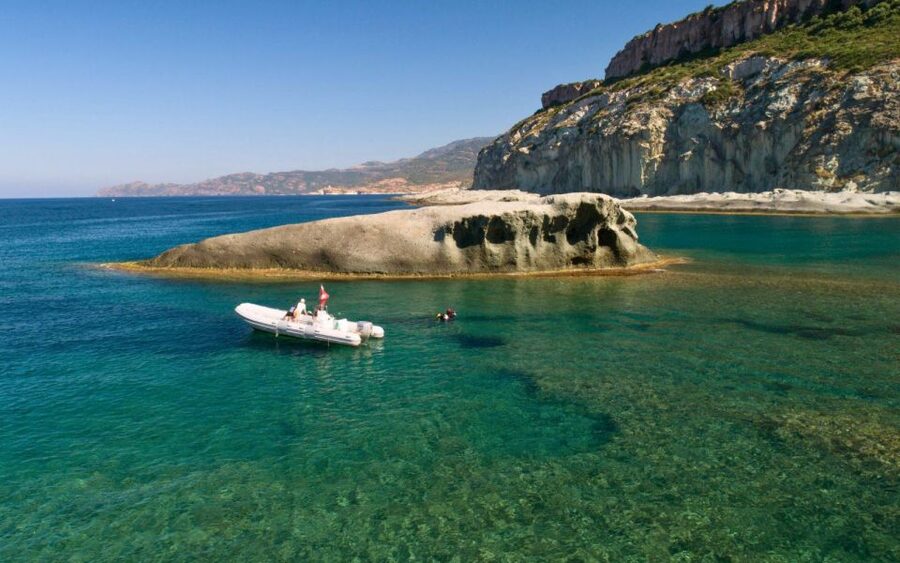 Bosa: Scuba Diving for Beginners in the Bosa Gulf - Spending about 20 minutes below the surface