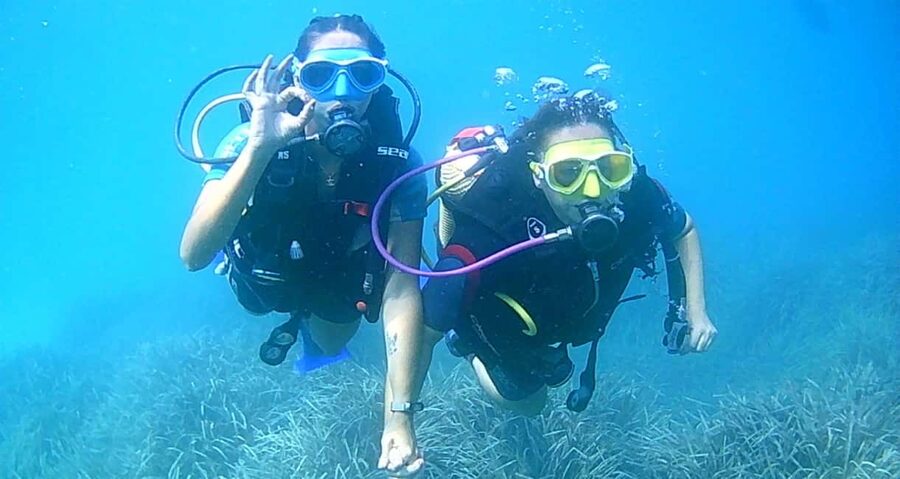 Brindisi: Underwater scuba diving - The first briefing: signals, breathing, and safety