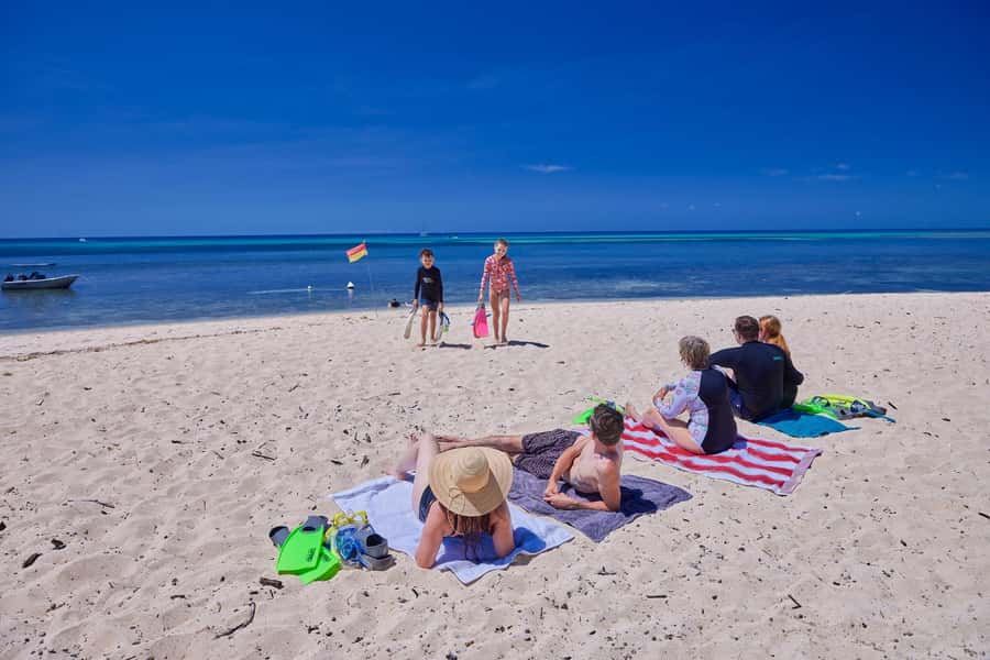 Cairns: Green Island Full-Day Tour with Diving - The boat trip from Cairns to Green Island