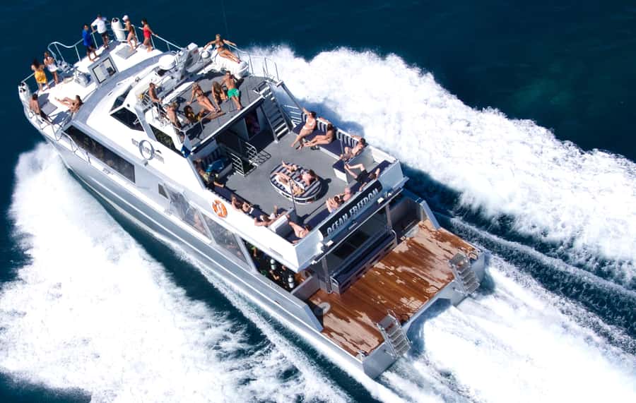 Cairns: Outer and Coral Cay Snorkel and Dive Cruise - A calm start from Cairns
