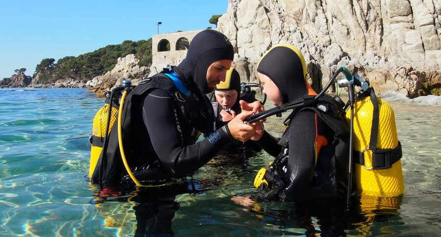 Calella de Palafrugell : Discover Scuba Diving Experience - Starting on the beach in Calella de Palafrugell