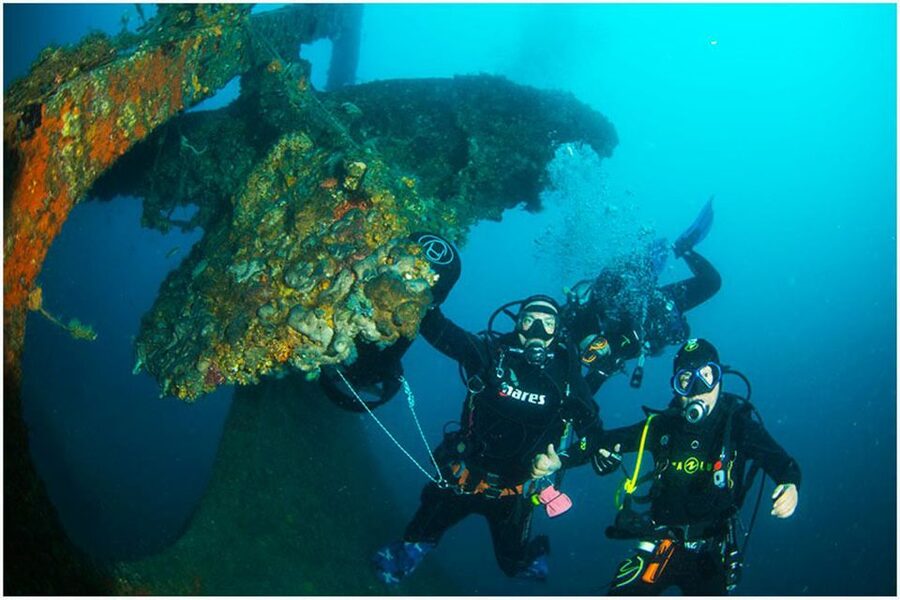 Catania: Gulf Scuba Diving Tour with Marine Biologist - The boat ride to the Cyclopean Isles
