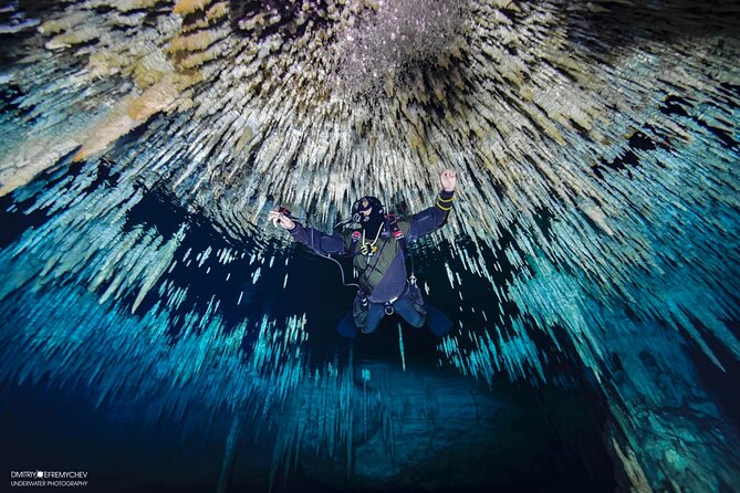 Cenote diving Dream Gate - Getting ready for the first underwater route