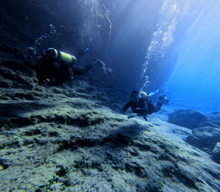 Chania Scuba Diving: Shore Dives for Certified Divers - The safety briefing and buddy check