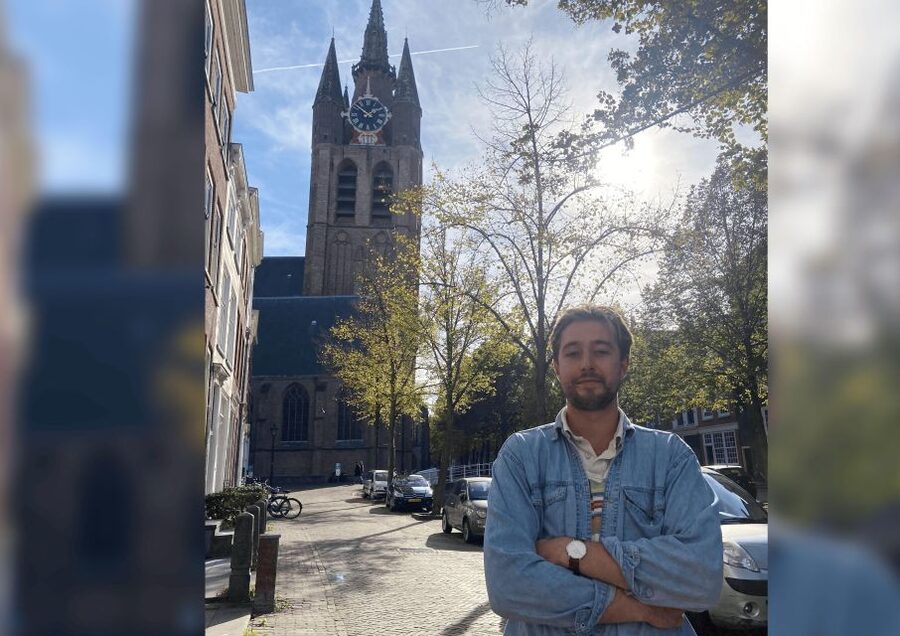 Delft: Dive into the Golden Age on a Private Walking Tour - Canals, bridges, and Delft’s quieter corners