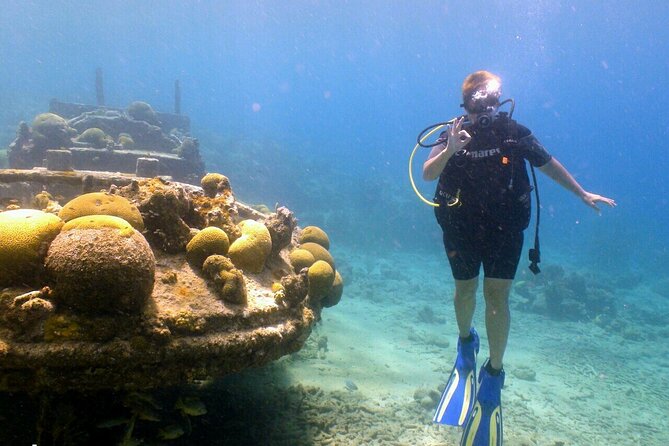 Discover Diving in Curaçao with Transportation Included - The instructors and the beginner experience
