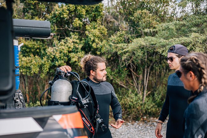 Discover Scuba Diving in Diver's Paradise! - Learning the equipment before entering the water