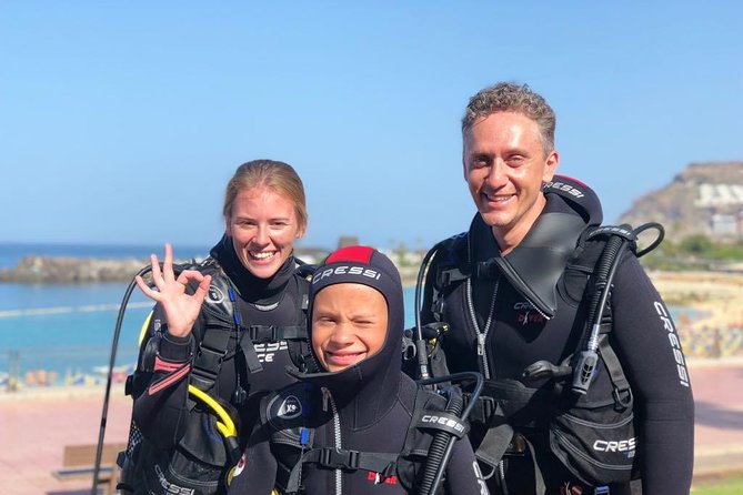 Discover Scuba diving in Gran Canaria with Hotel Pick-up - The briefing: equipment, safety, and what happens next