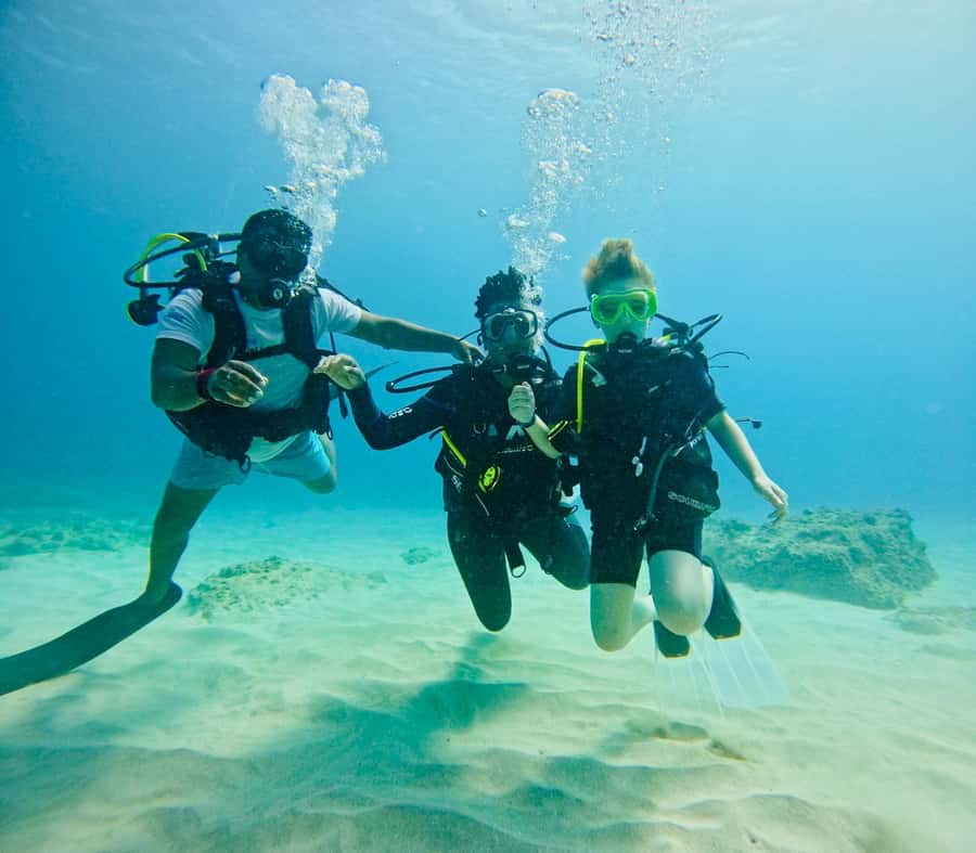 DISCOVER SCUBA DIVING IN LEMORNE with EasydiveMauritius - What happens during the pool session