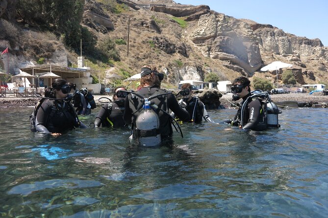 Discover Scuba Diving in the Caldera of the Volcano in Santorini - A 20-minute lesson before you enter the sea