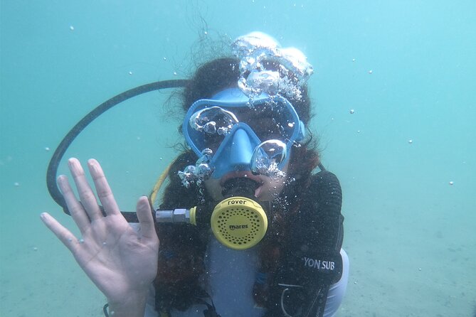 Discovery Scuba Diving in Dubai - The classroom briefing at Bermuda Diving Center