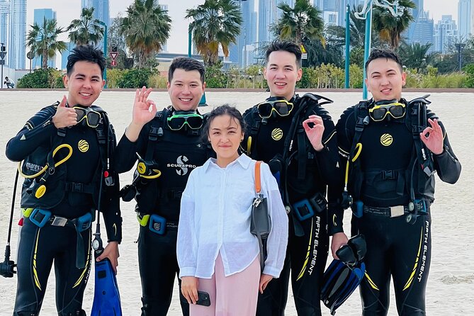 Discovery Scuba Diving in Dubai - What the $102 price really covers