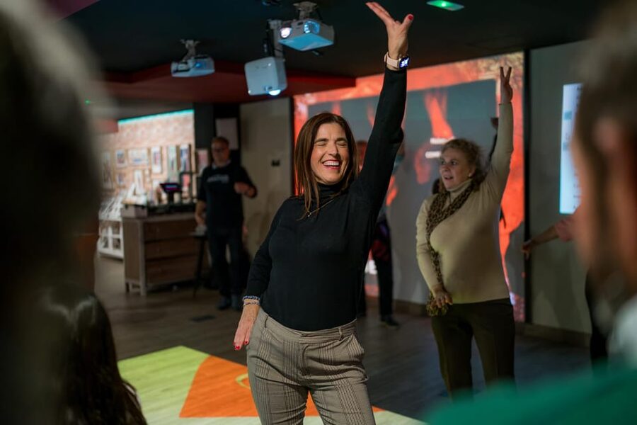 Dive In and Discover: Flamenco in an Interactive Journey - Singing, clapping, and finding the rhythm