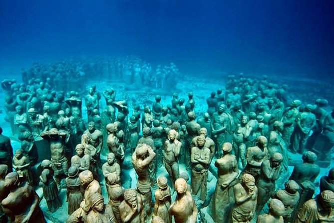 Diving + Muse - Cancun art below the surface