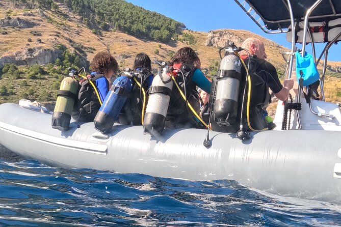 Double dive in the Punta Campanella Marine Protected Area - Entering the Punta Campanella protected waters