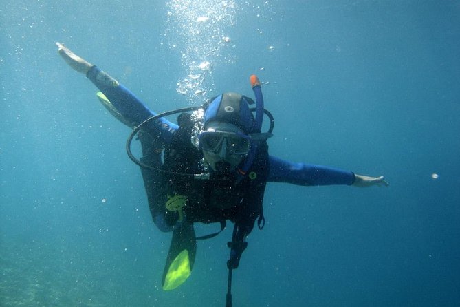 DSD - First time diving course - A careful first step beneath the surface