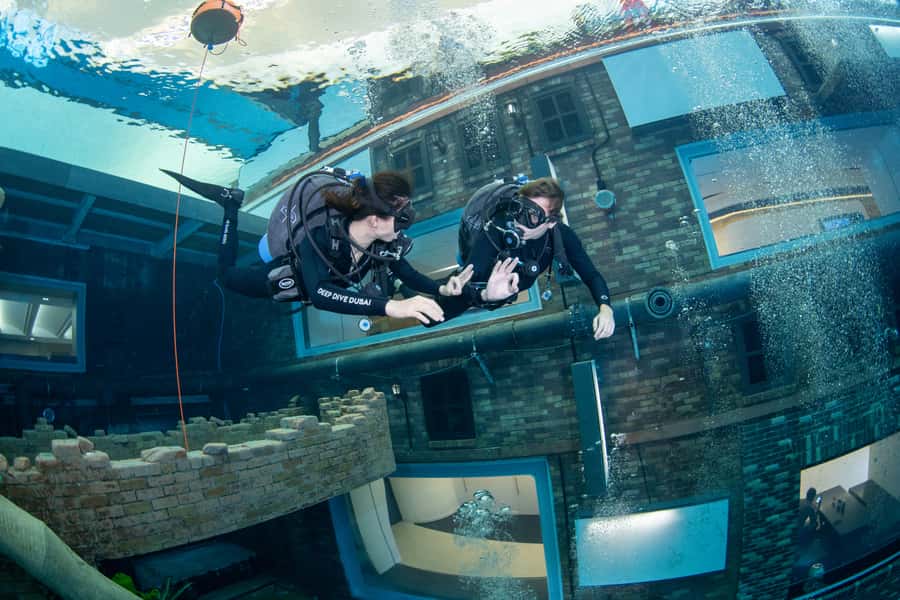 Dubai: Discover Scuba Dive for Beginners at Deep Dive - What the two-hour session is really like