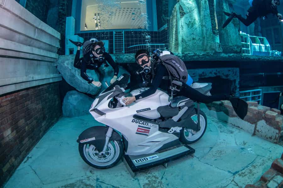 Dubai: Discover Scuba Dive for Beginners at Deep Dive - The sunken city makes this different