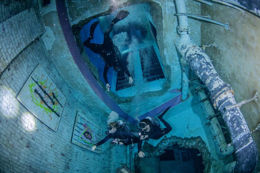 Dubai: Guided Scuba Dive for Certified divers at Deep Dive - Why this underwater city is different