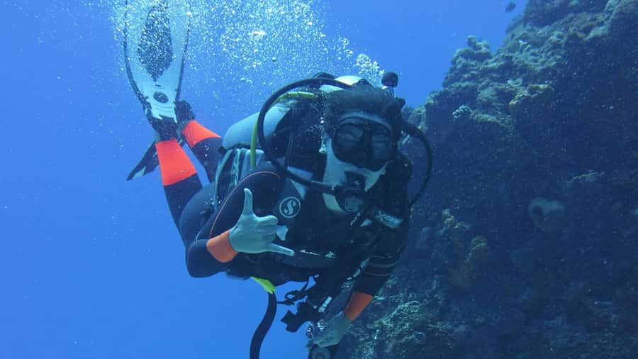 Dubai: VIP Private Scuba Dive with Free Hotel Transfer - The first 30 minutes in shallow water