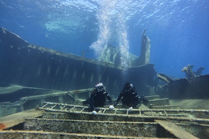 Experience Scuba Diving in Heraklion Crete - Entering the water and getting comfortable