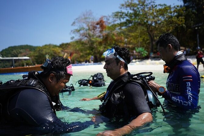 Explore Scuba diving at Racha Yai Island from Phuket - What your day aboard the Seafarer boats looks like