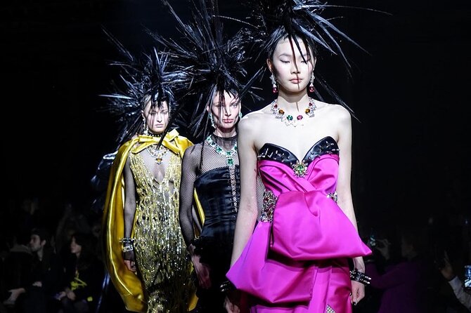 Fashionista's Dream: Dive in Milan's Trendsetting Scene min 2 pax - Starting on Via della Spiga at Ralph Lauren