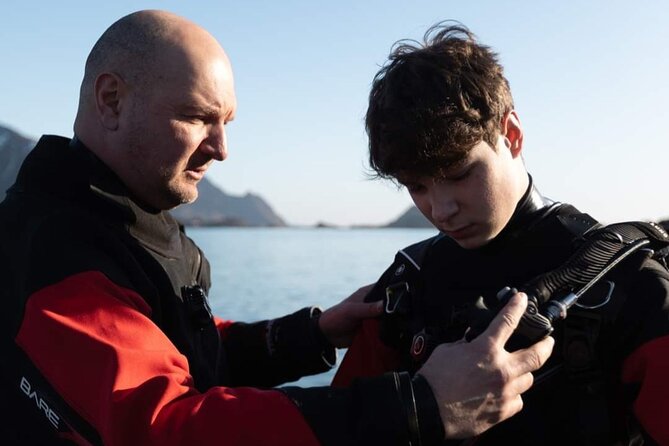 First Time Diver Scuba Experience - Learning the equipment before going below the surface