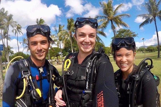 First-Time Scuba Diving in Honolulu + Free Videos - A gentle first step into Honolulu’s underwater world