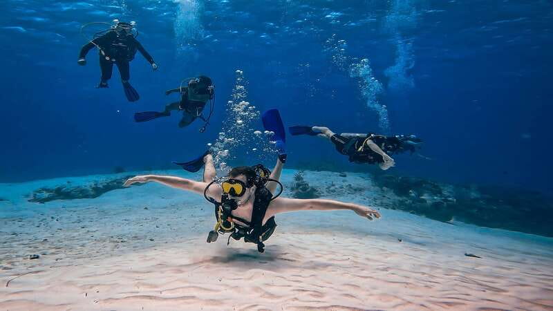 From Cozumel: Double Tank Scuba Diving for Certified Divers - The 45-minute surface break