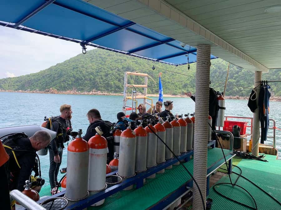 From Pattaya: Snorkeling or Beginner Scuba Diving Tour - Lunch, snacks, and time to slow down