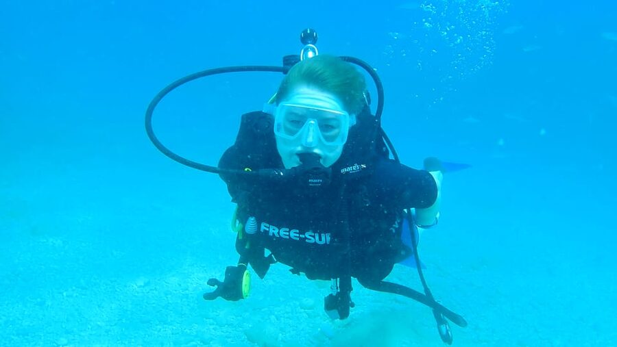 From Side: Guided Scuba Diving in Alanya w/ Lunch & Transfer - Who will feel comfortable in the water