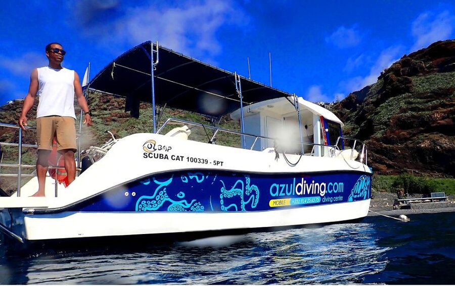 Funchal: Advanced Scuba Diving Afonso Cerqueira Wreck - Getting ready with Azul Diving Madeira